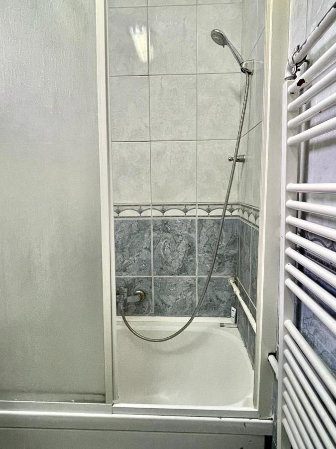 Center House Hostel Пристина Екстериор снимка
